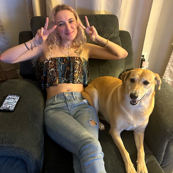 Meet your Posher, Annmarie 🖤 - Picture 6 of 9